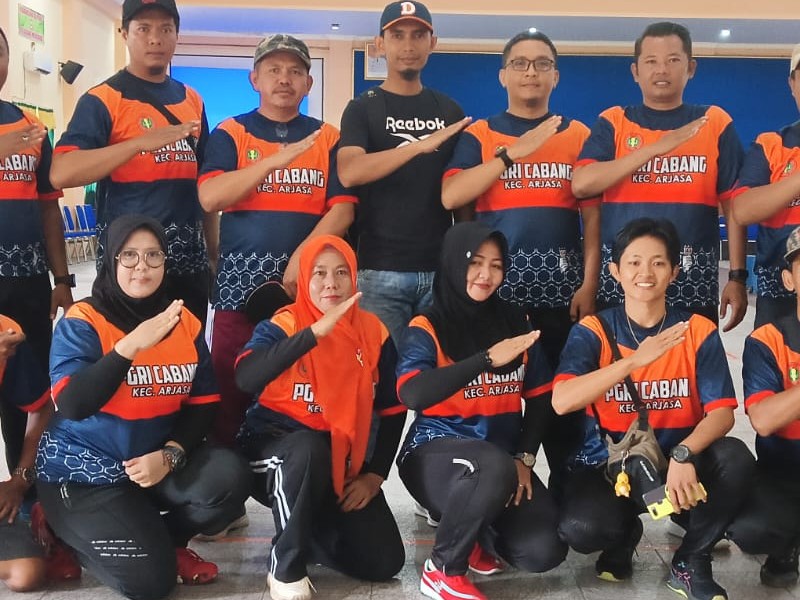 IBU LIKA ROFIKA BERHASI MERAIH JUARA 1 BULU TANGKIS ANDA PUTRI